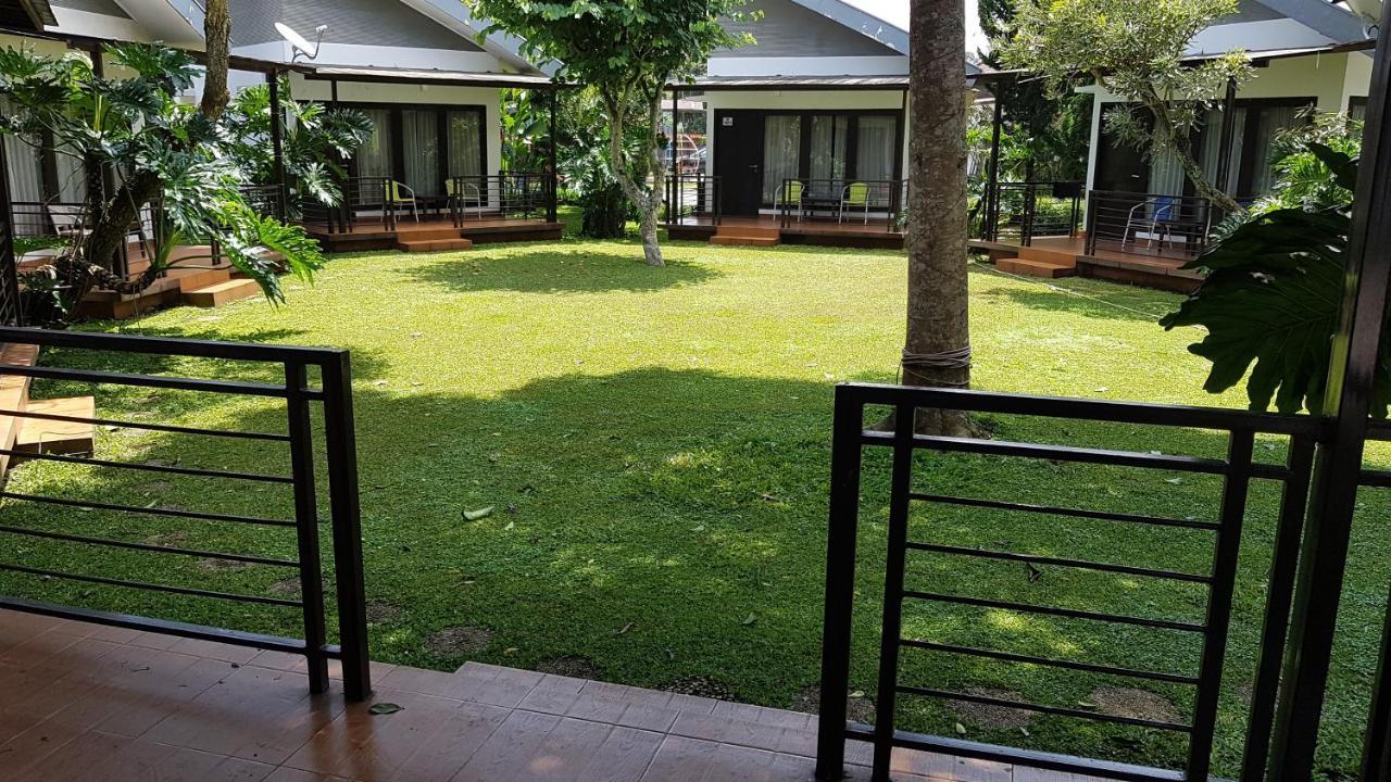 New Mountain Springs Hotel & Resort Lembang Exterior foto