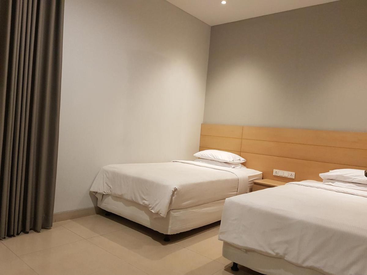 New Mountain Springs Hotel & Resort Lembang Exterior foto