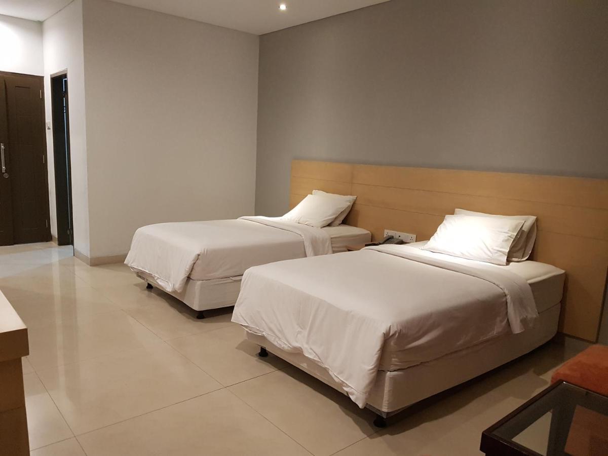 New Mountain Springs Hotel & Resort Lembang Exterior foto