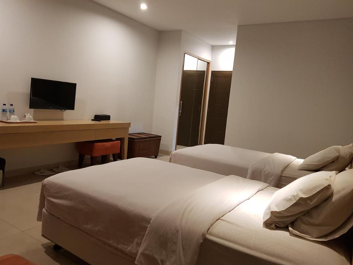 New Mountain Springs Hotel & Resort Lembang Exterior foto