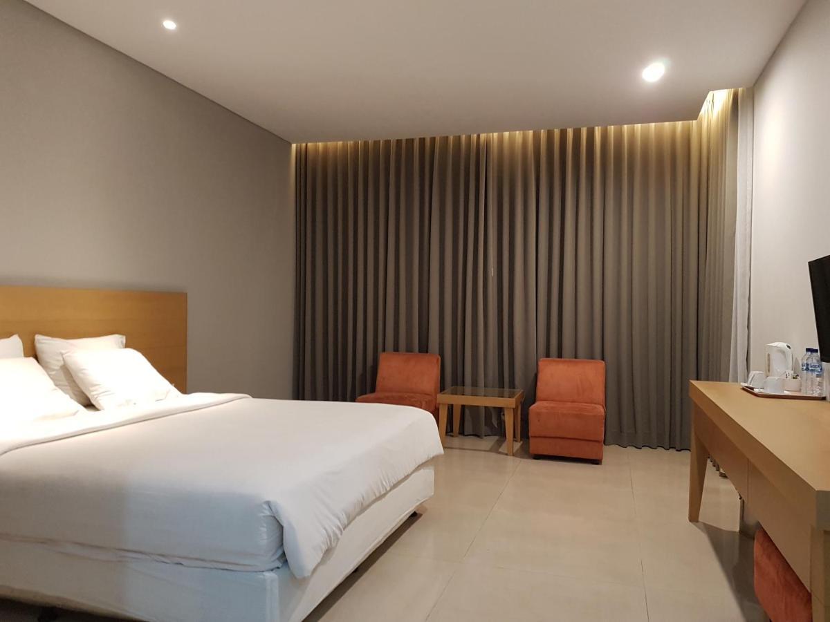 New Mountain Springs Hotel & Resort Lembang Exterior foto
