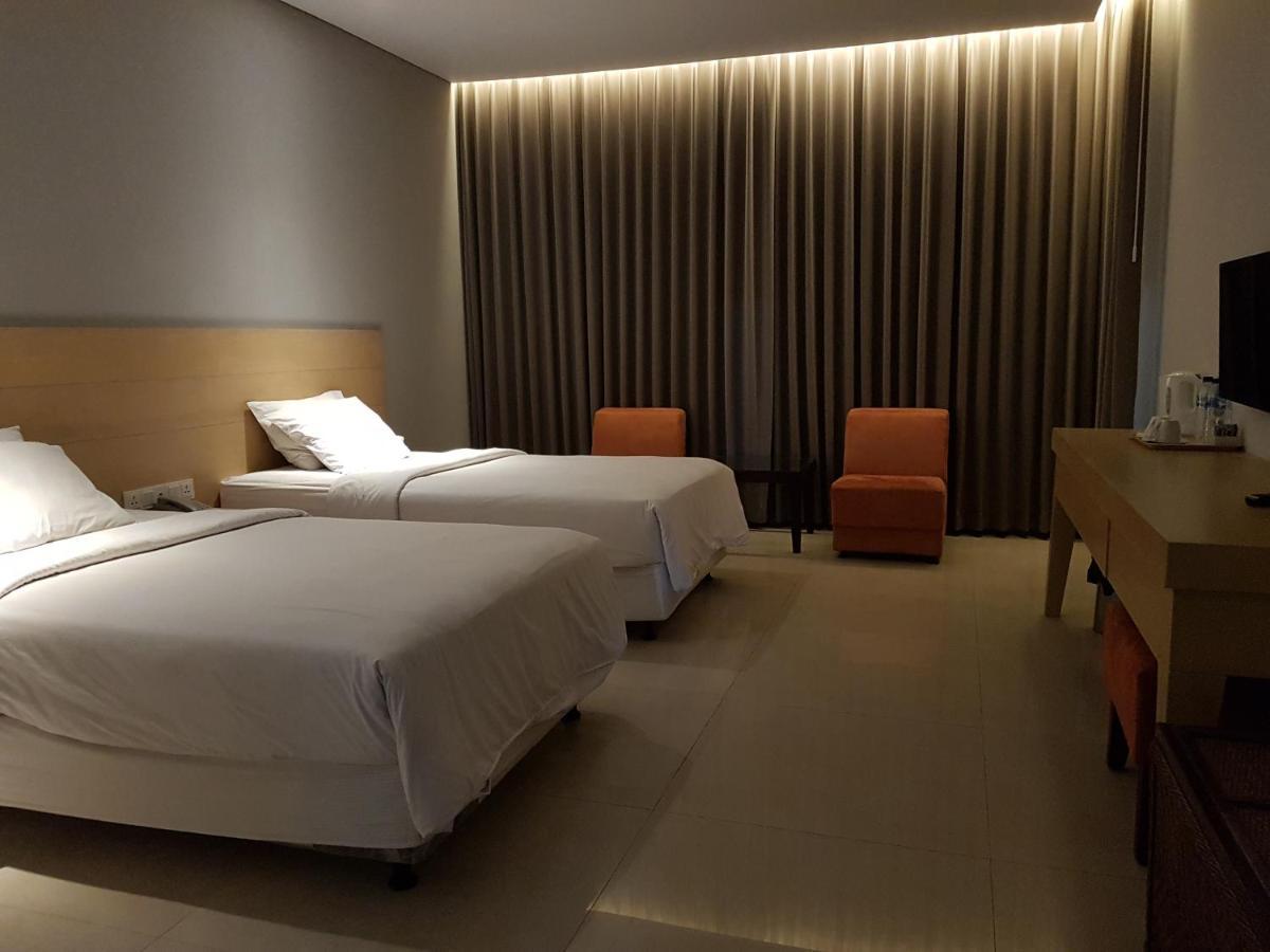 New Mountain Springs Hotel & Resort Lembang Exterior foto