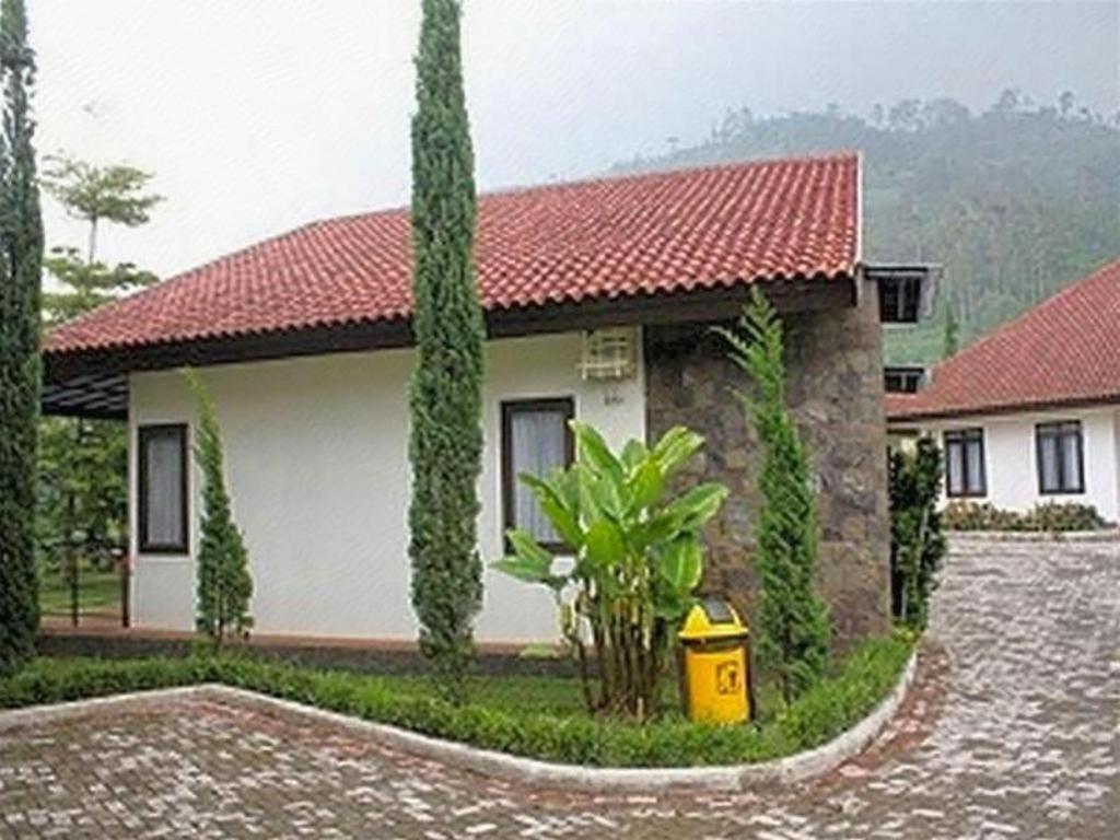 New Mountain Springs Hotel & Resort Lembang Exterior foto