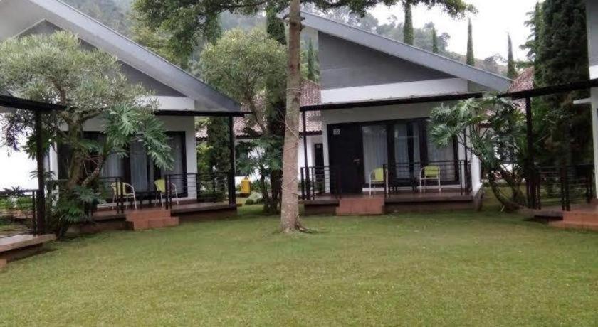 New Mountain Springs Hotel & Resort Lembang Exterior foto