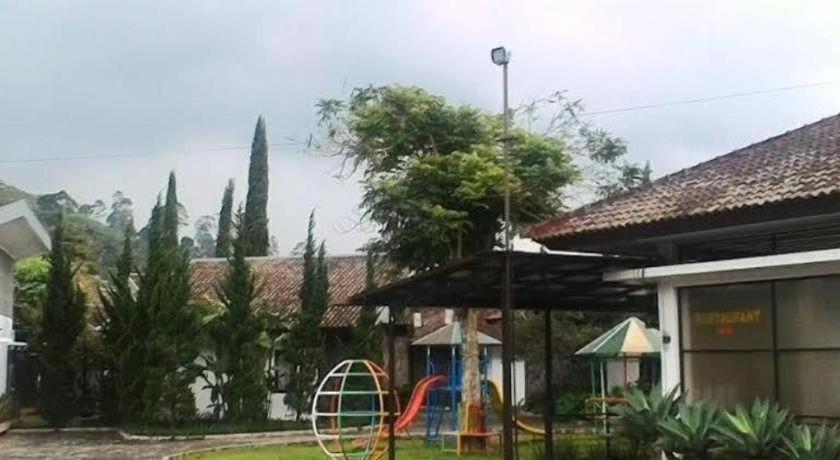 New Mountain Springs Hotel & Resort Lembang Exterior foto