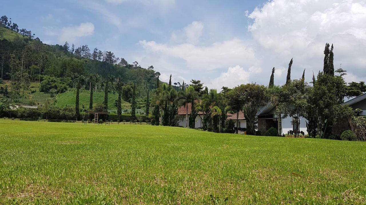 New Mountain Springs Hotel & Resort Lembang Exterior foto
