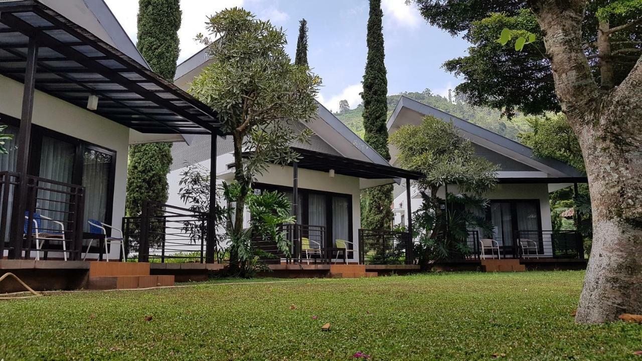 New Mountain Springs Hotel & Resort Lembang Exterior foto